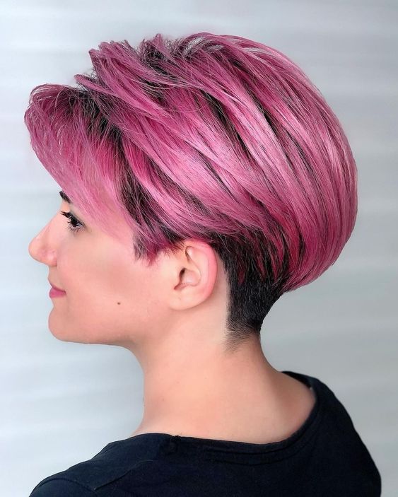 Probieren Sie rosa Frisuren von Pixie-Kurzhaarfrisuren