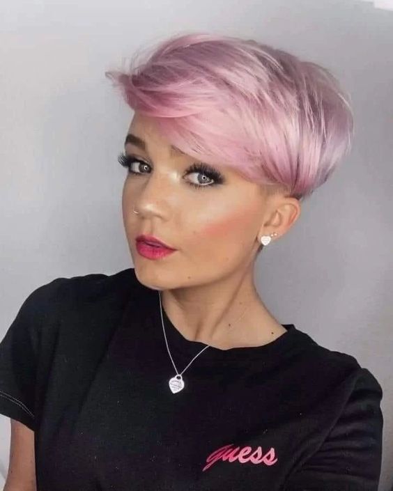 Probieren Sie rosa Frisuren von Pixie-Kurzhaarfrisuren