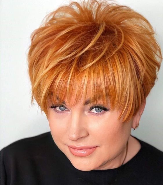 Dünnes Haar adé! Die magischen Haarfarben, die dich zur Volumen-Queen machen ????