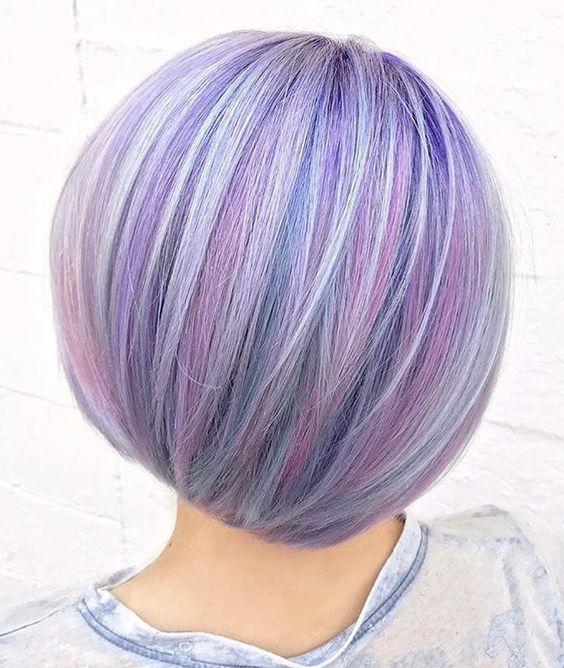 Farbeleganz: Top 35 kurze, farbenfrohe Frisuren