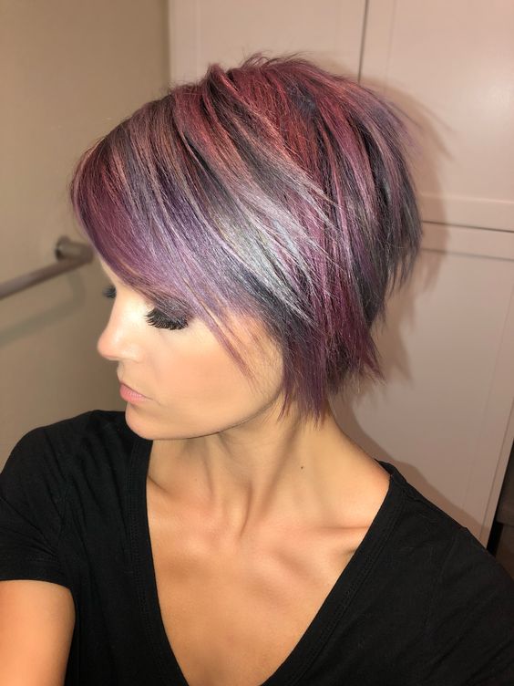 Farbeleganz: Top 35 kurze, farbenfrohe Frisuren