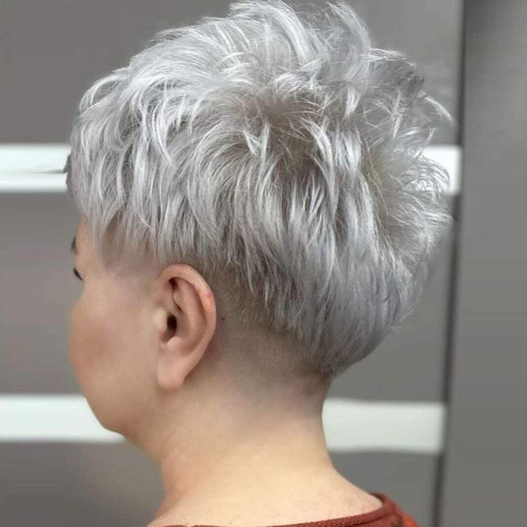 Die besten Frisuren für den Sommer, die die Schmetterlinge flattern lassen: Dein ultimativer Guide für atemberaubende Sommer-Looks!