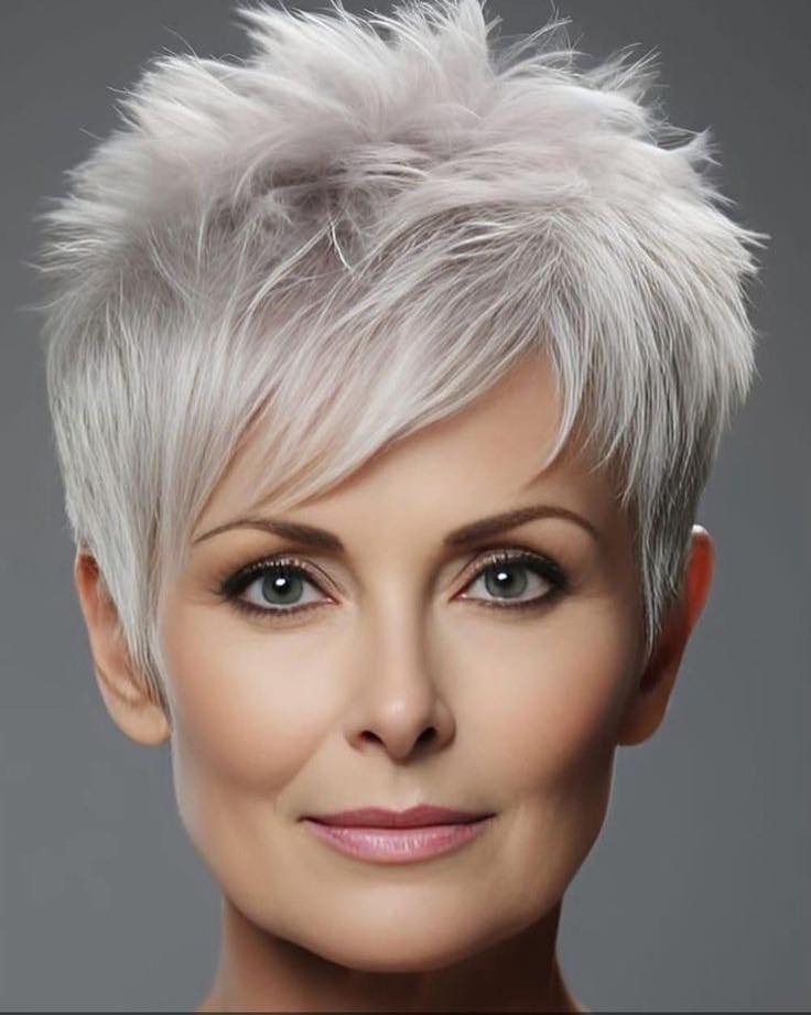 Grau war gestern! Die besten Haarfarben für Frauen ab 60