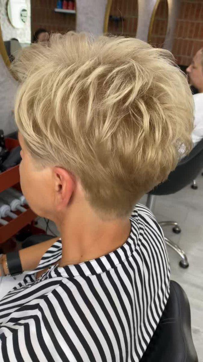 Welche Frisuren machen optisch jünger? Die besten Anti-Aging-Hacks für deine Haare