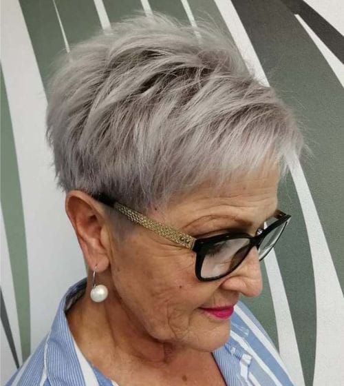 Brille Freche Frisuren Für Graue Haare Ab 60