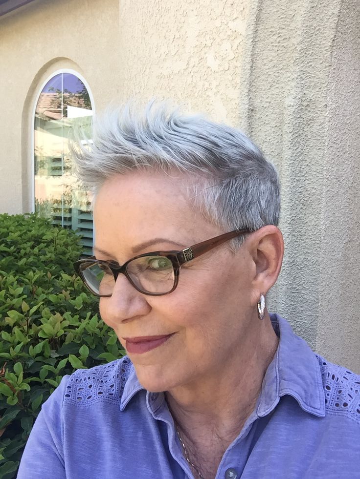Die 5 heißesten Pixie-Cuts für Frauen, die ihren Look komplett verändern wollen! Der Faux Hawk Pixie