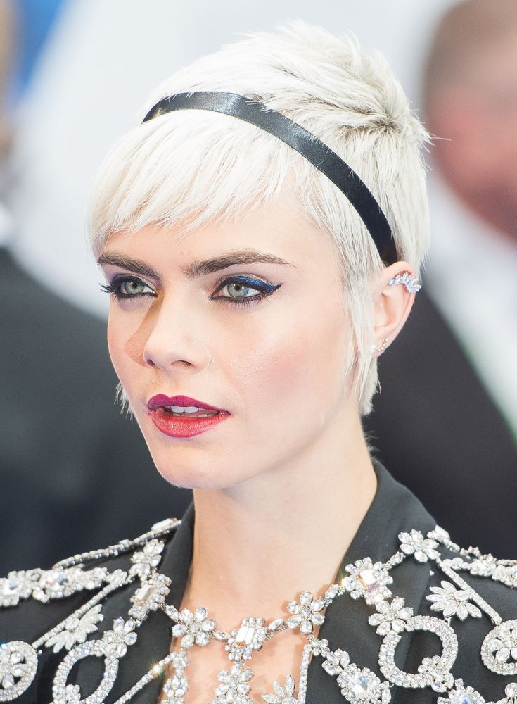 Weihnachts-Glamour 2026: Die 5 angesagtesten Pixie-Frisuren für die Silvesternacht Weihnachts-Glamour 2026: Die 5 angesagtesten Pixie-Frisuren für die Silvesternacht