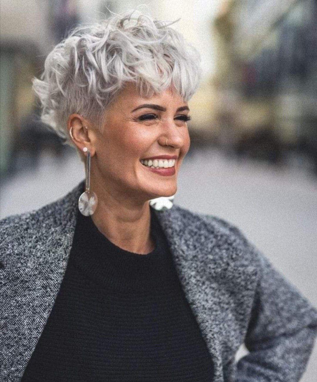 Die trendigsten Frisuren für einen coolen Start ins Jahr 2026 Die trendigsten Frisuren für einen coolen Start ins Jahr 2026